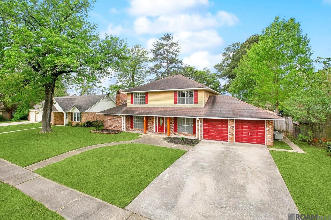 1318 Wellington Dr - Photo 1