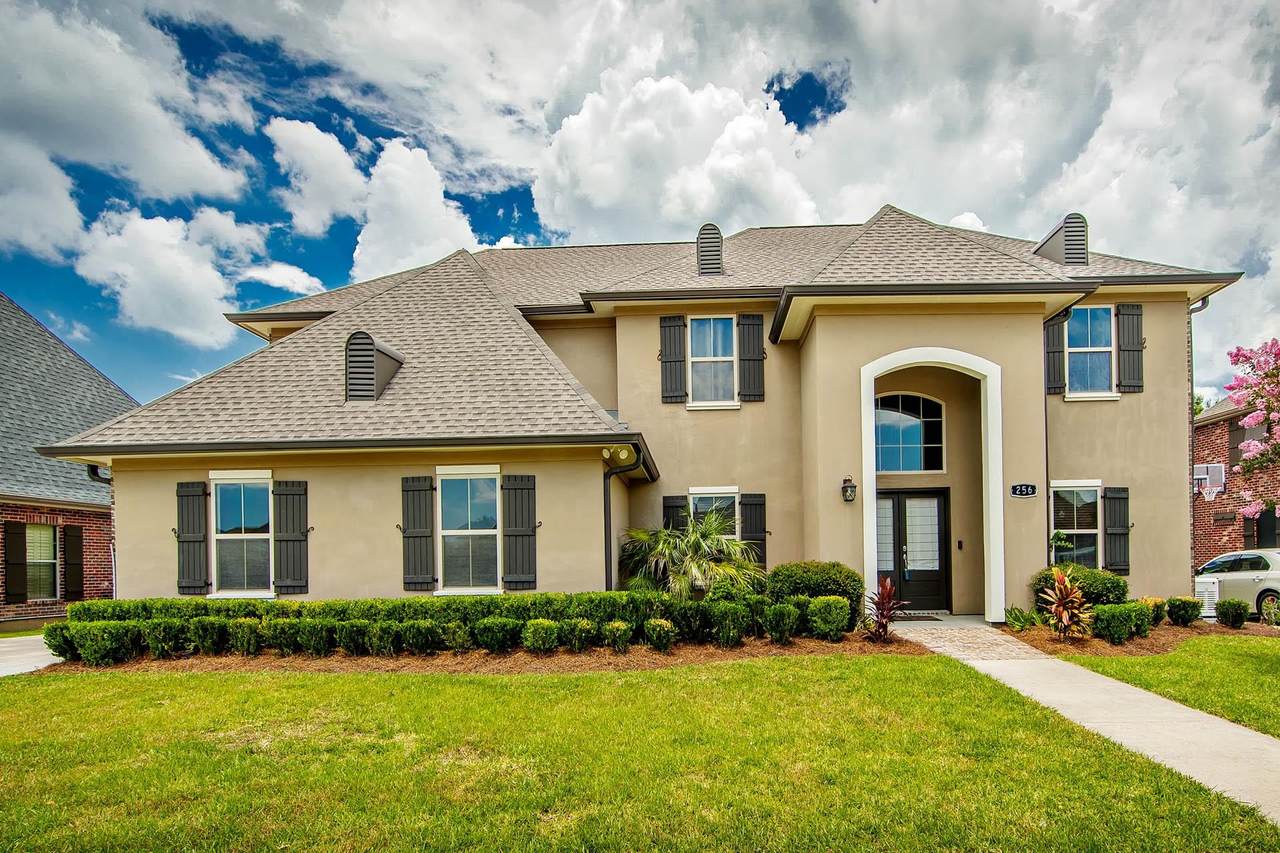 256 Riverwood Dr - Photo 1