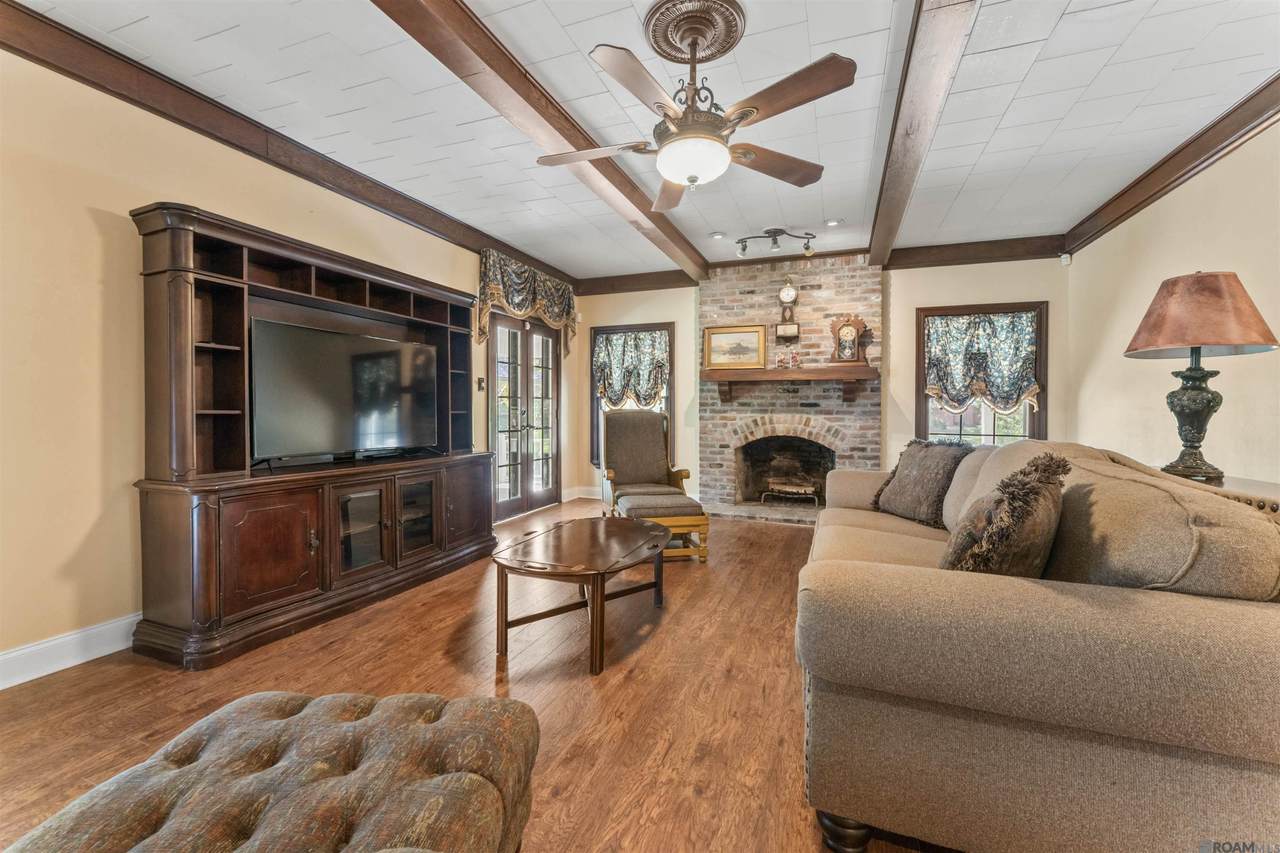 7210 Comite Dr - Photo 1
