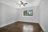 1067 Lakeview Dr - Photo 15
