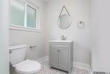 1067 Lakeview Dr - Photo 17