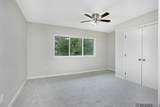 1067 Lakeview Dr - Photo 21