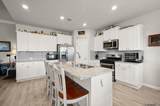 2127 Ridgefield Ave - Photo 4