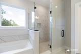 10142 Sanctuary Oaks Dr - Photo 18