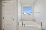 14442 Belle Maison - Photo 15