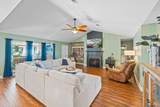 9996 Petersburg Dr - Photo 3