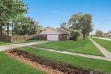 1106 Angela St - Photo 4