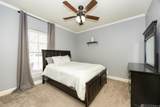2101 Brittany Dr - Photo 19