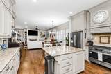 1112 Eugene St - Photo 15