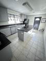 202 Leslie St - Photo 3
