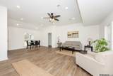 301 Leslie St - Photo 7