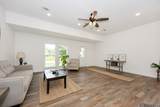 301 Leslie St - Photo 8