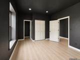 864/866 Louise St - Photo 32