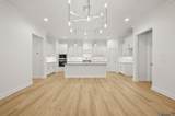 3932 Waterbury Ave - Photo 8