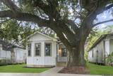 905 17th St - Photo 1