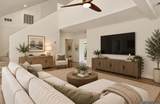 9736 Regency Dr - Photo 4