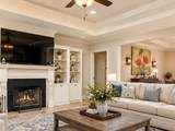 187 Regal Row - Photo 8