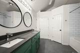 17190 Lake Dr - Photo 14