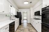 912 Coventry Dr - Photo 3