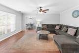 1044 Sherwood Forest Blvd - Photo 3
