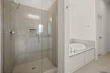 205 Queens Way - Photo 10
