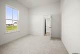 205 Queens Way - Photo 16