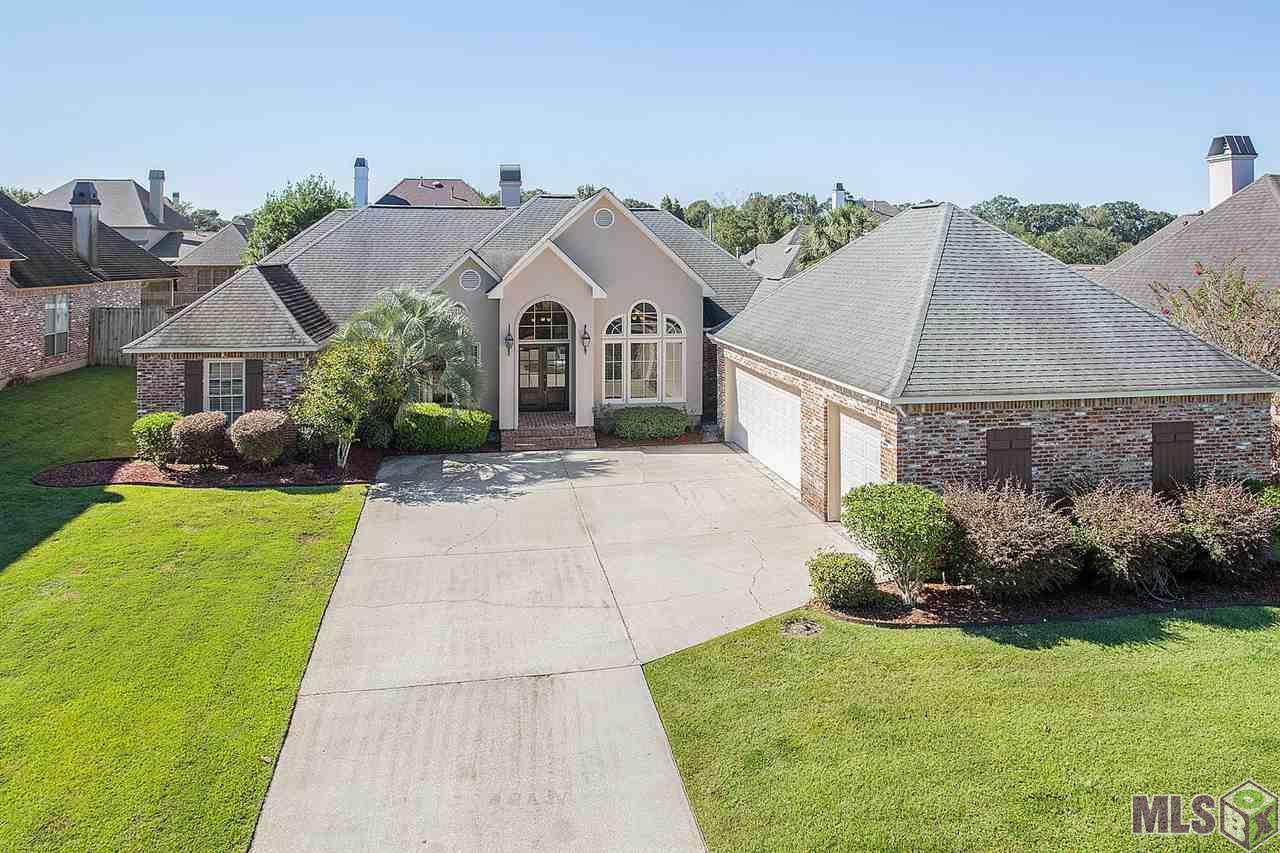 403 Longmeadow Dr - Photo 1