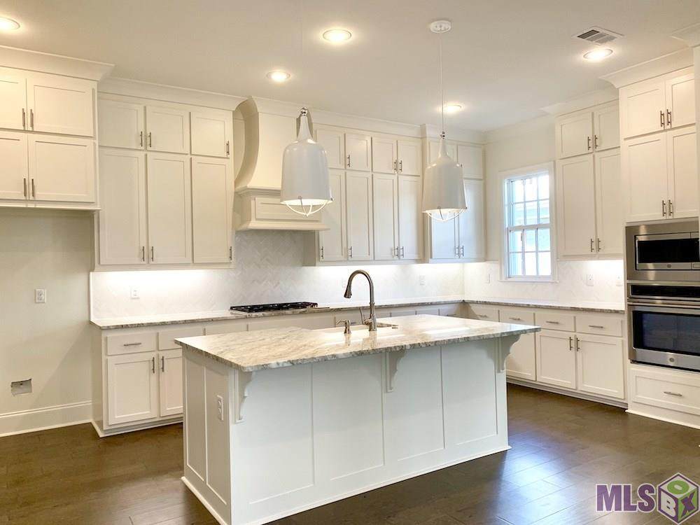 5105 Trottoir St - Photo 1
