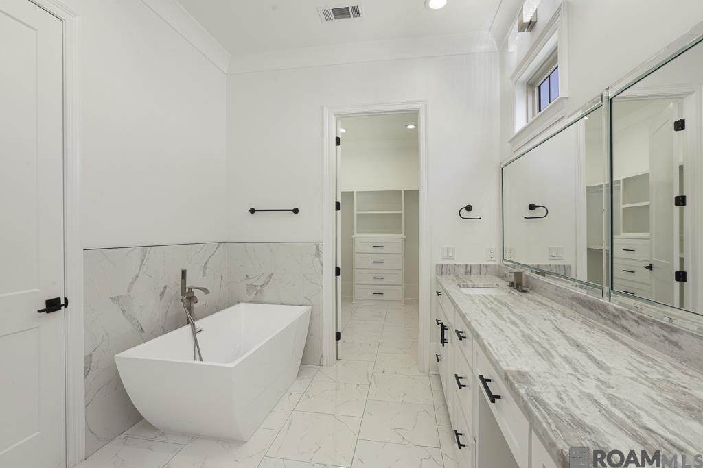 18171 Vis-A-Vis Ave - Photo 1