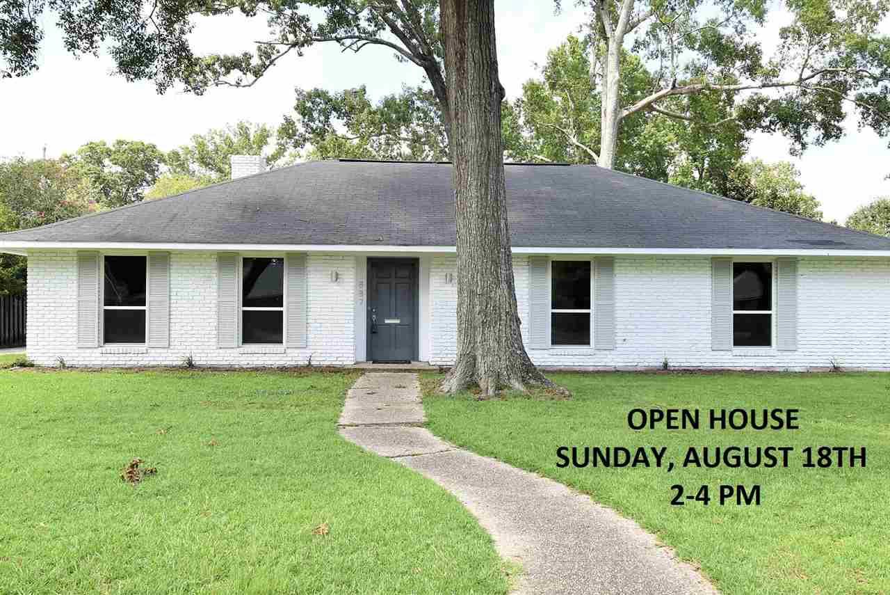 11887 Goodwood Blvd - Photo 1