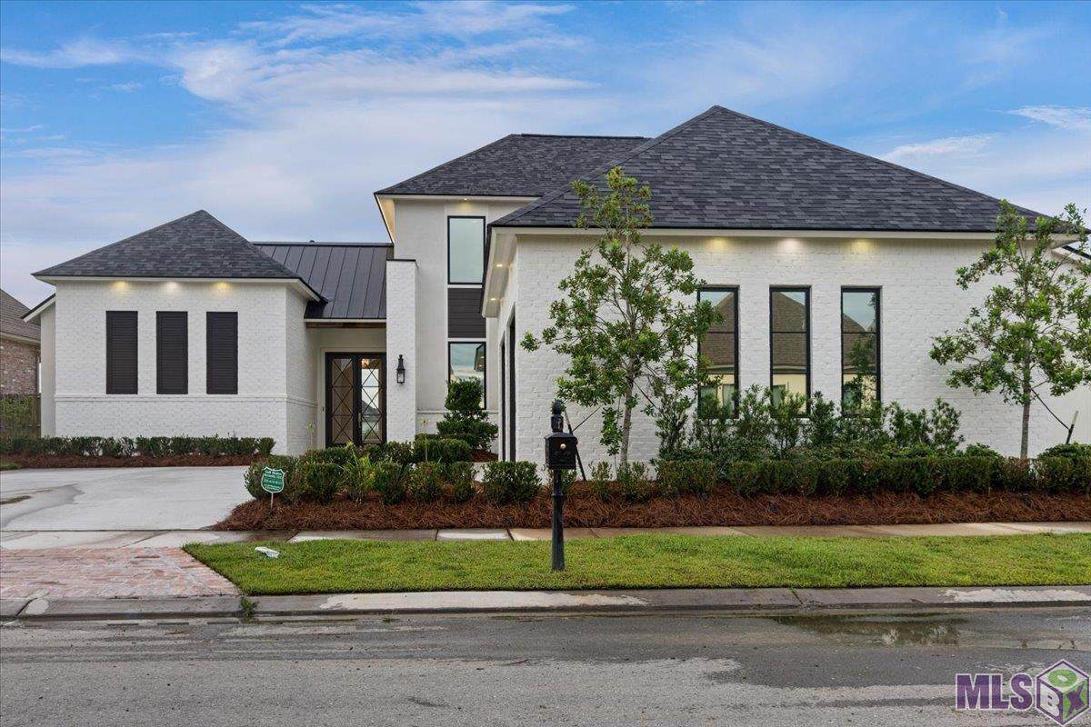 2710 Shore Bend Ave - Photo 1