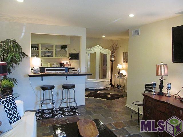 950 Foster Dr - Photo 1