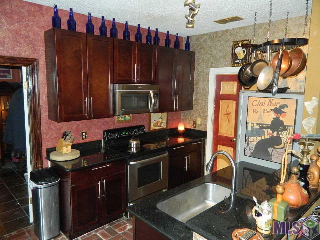 7744 Lasalle - Photo 1