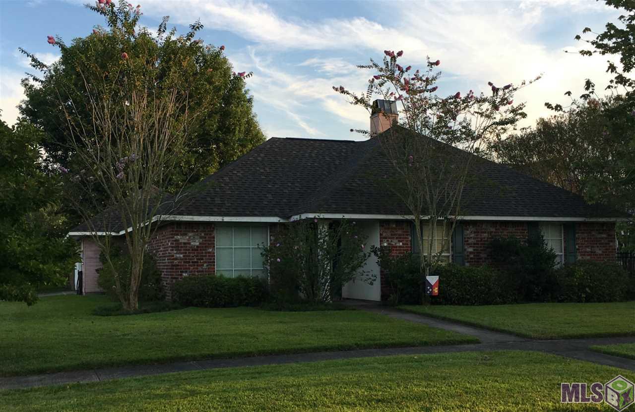 10415 Springbrook Ave - Photo 1