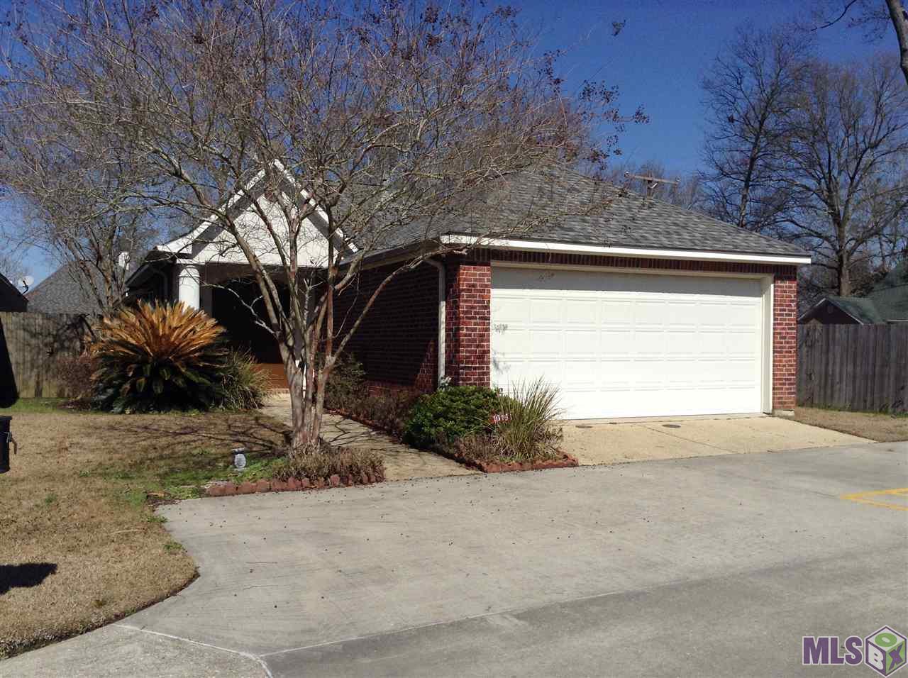 10153 Hyde Park - Photo 1