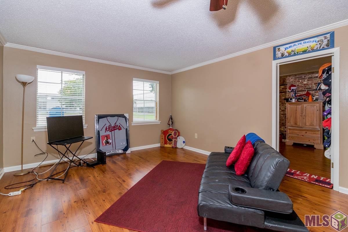 4735 Government St - Photo 1