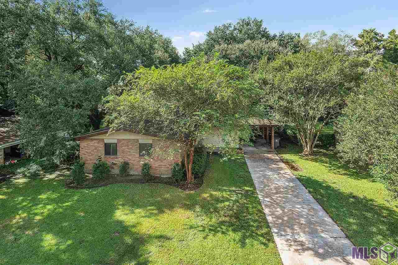 9348 Kingcrest Pkwy - Photo 1