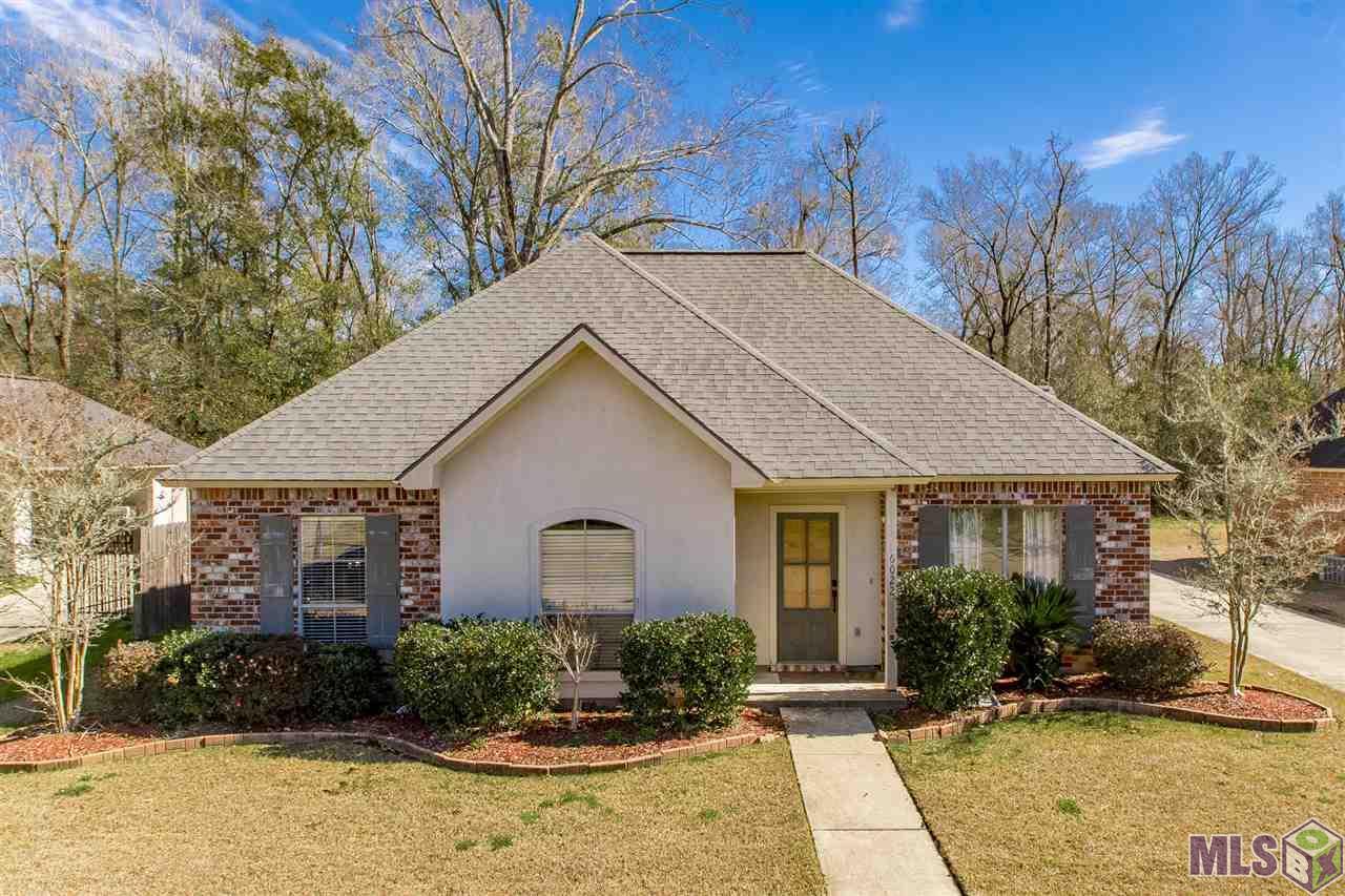 6022 Woodbend Ave - Photo 1