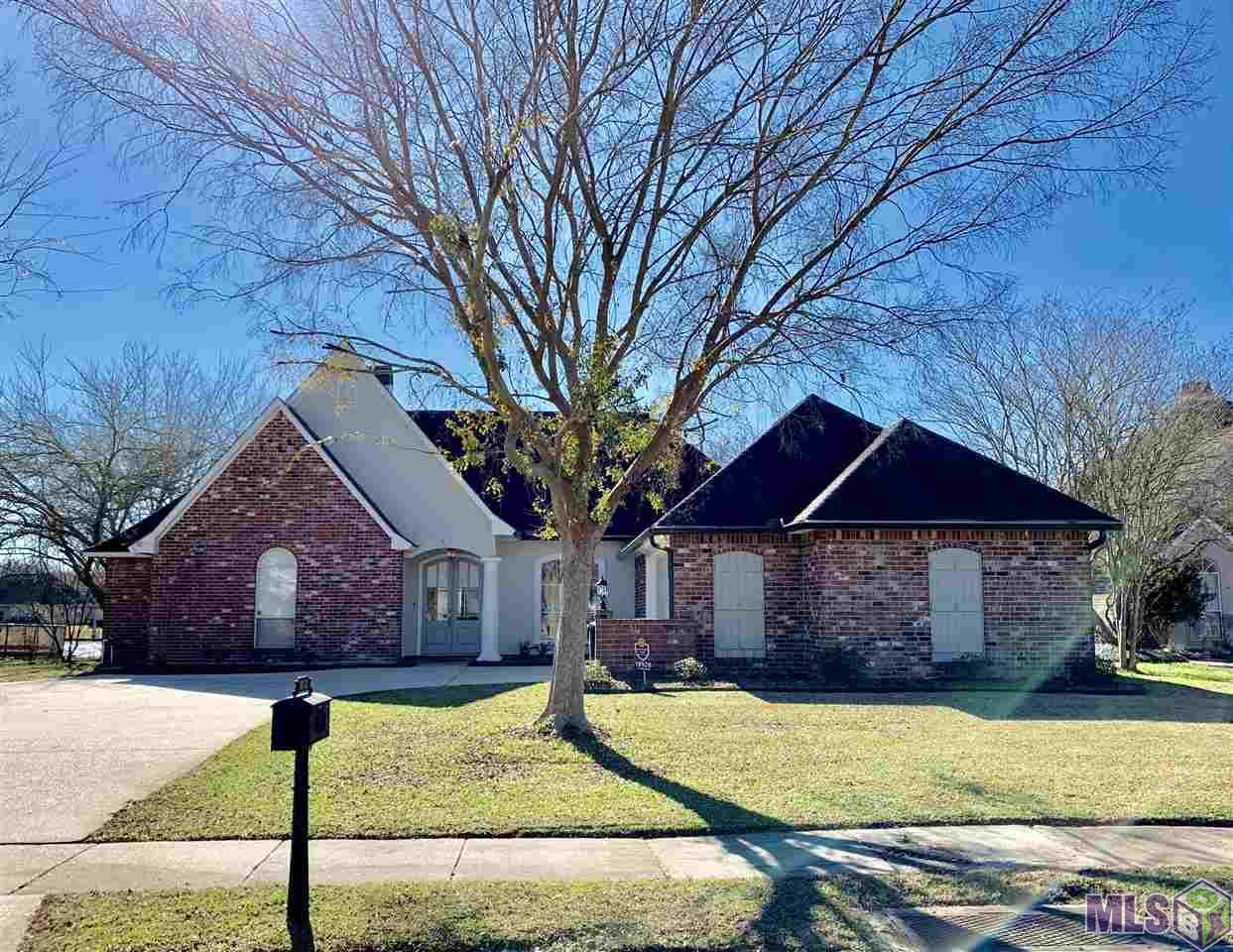 18928 Beaujolaes Ave - Photo 1
