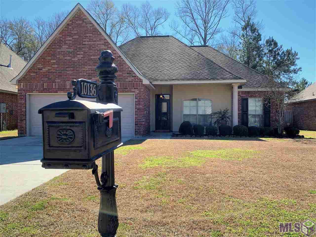 10136 Angela Dr - Photo 1