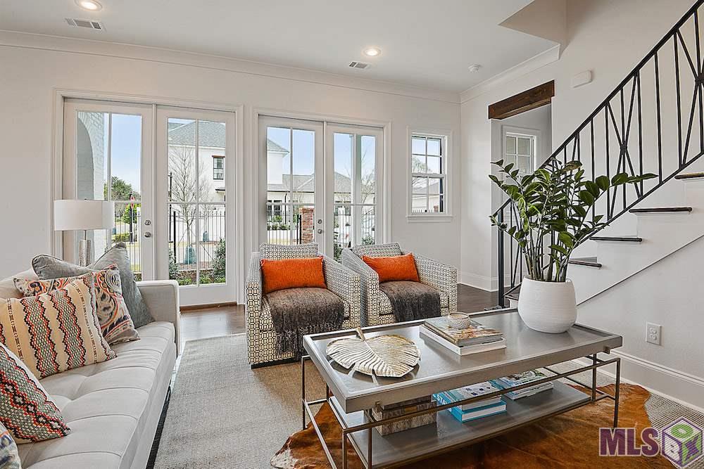 5110 Trottoir St - Photo 1