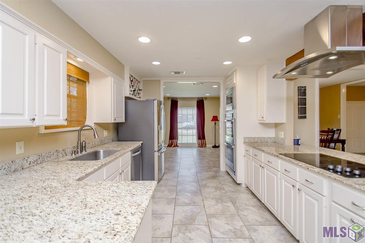 1819 Roseneath Dr - Photo 1