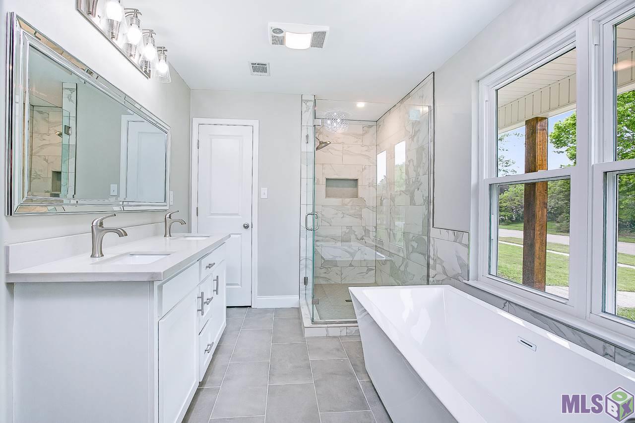 1312 Twisted Oak Ln - Photo 1