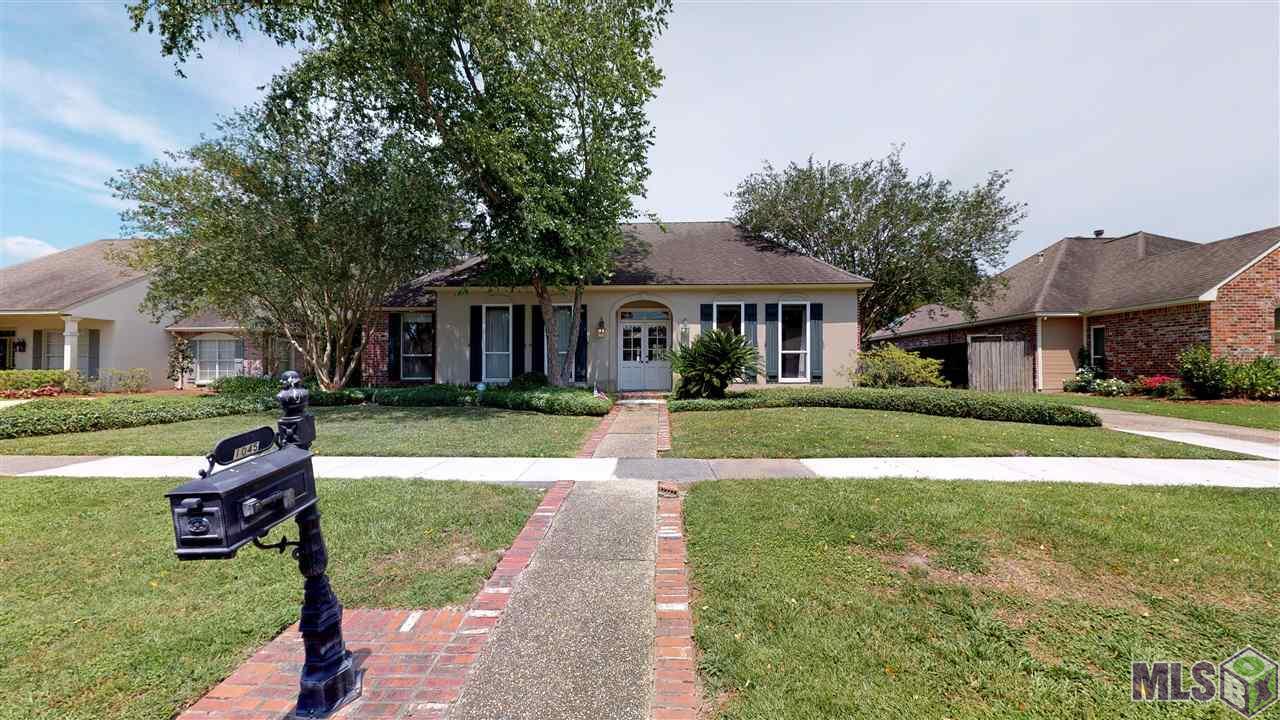 1045 Masterson Dr - Photo 1