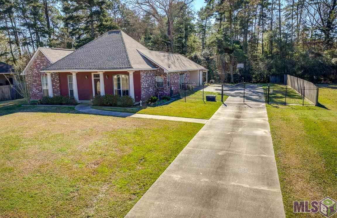 17728 Hearthwood Dr - Photo 1