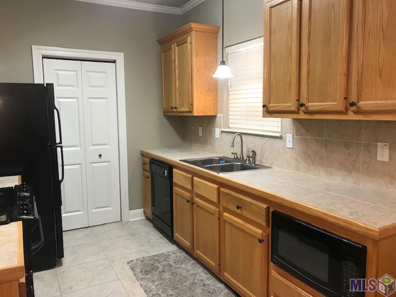 828 Meadow Bend Dr - Photo 1