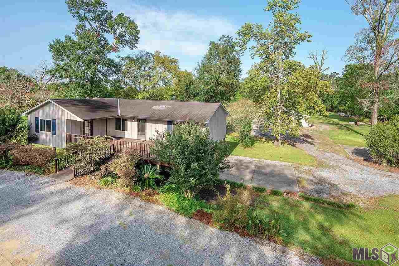 9622 Tiger Bend Rd - Photo 1
