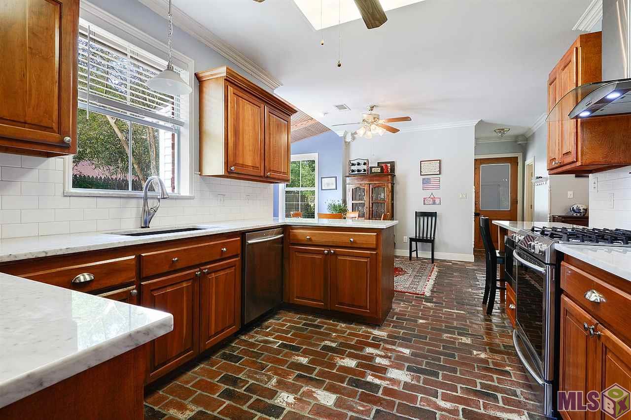 1247 Beckenham Dr - Photo 1