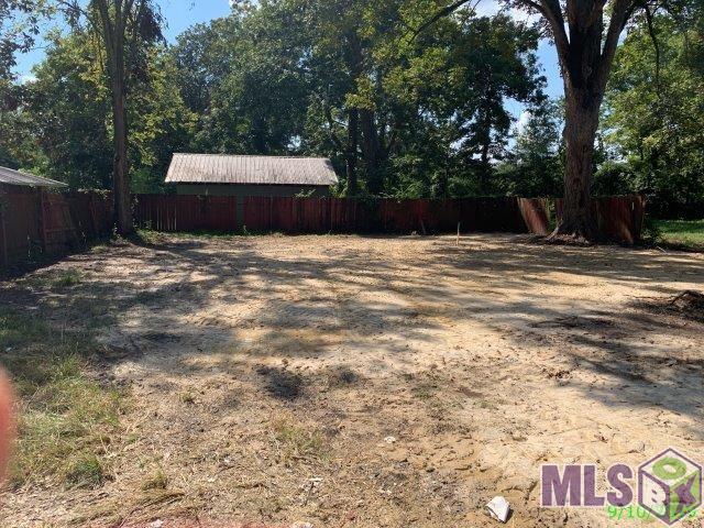 5523 Robertson St - Photo 1