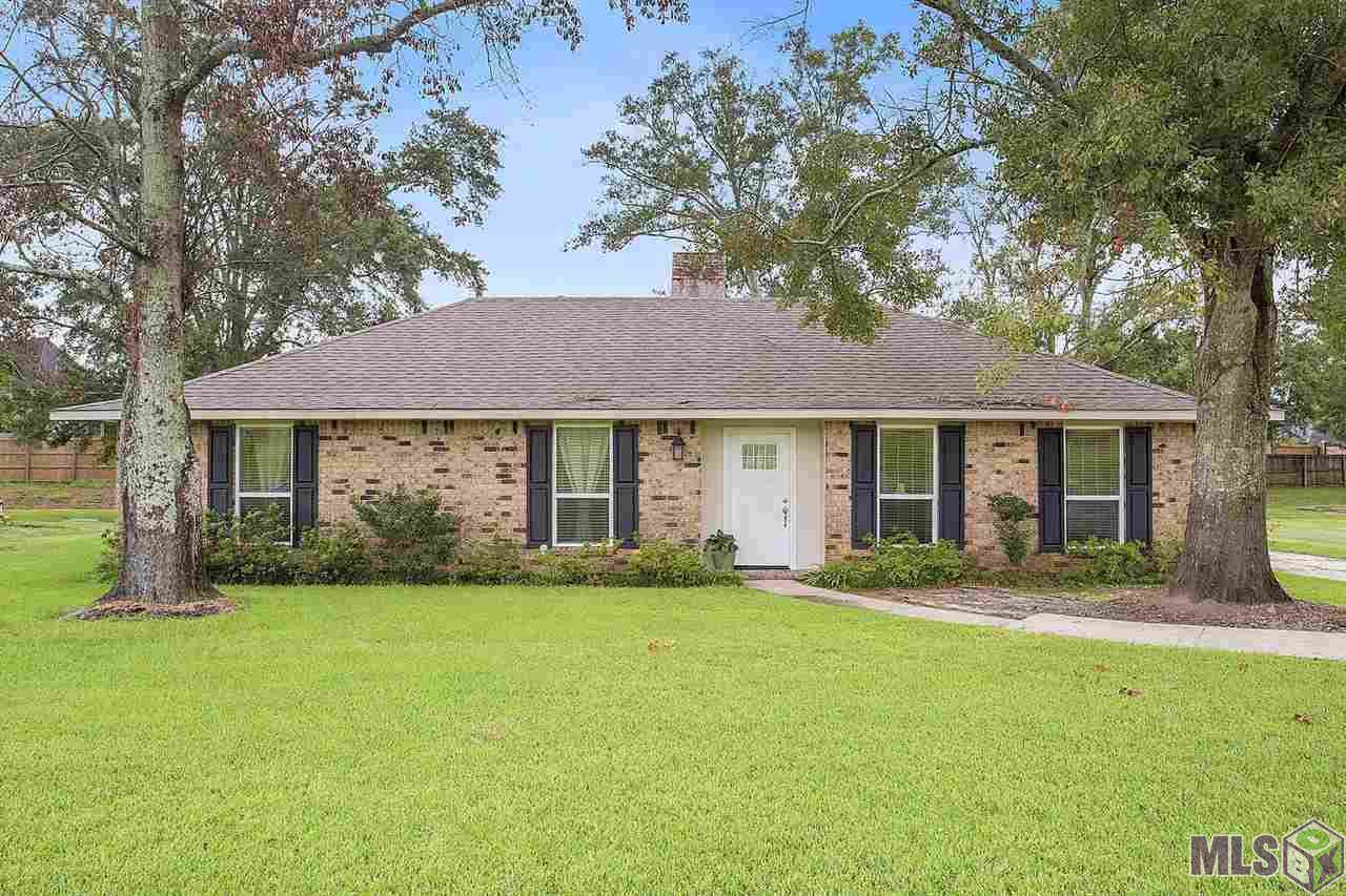 15154 Tiger Bend Rd - Photo 1